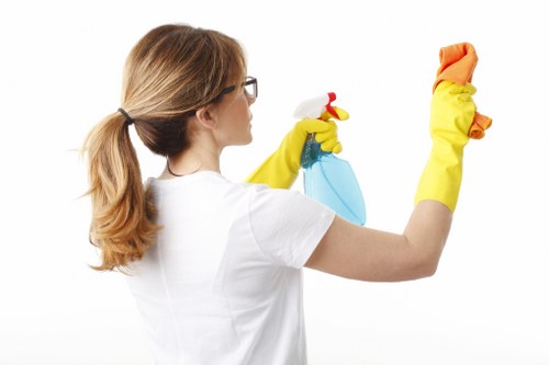 Controlled carpet cleaning process with moisture management